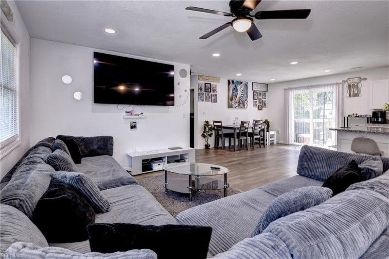 Photo 5 of 27 residential for sale in Newport News virginia