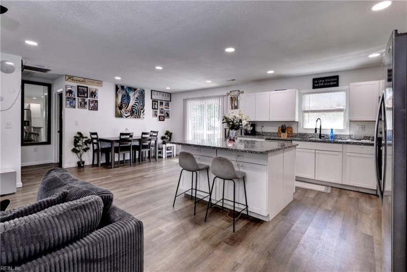 Photo 7 of 27 residential for sale in Newport News virginia