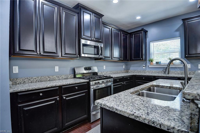 Photo 11 of 42 residential for sale in Hampton virginia