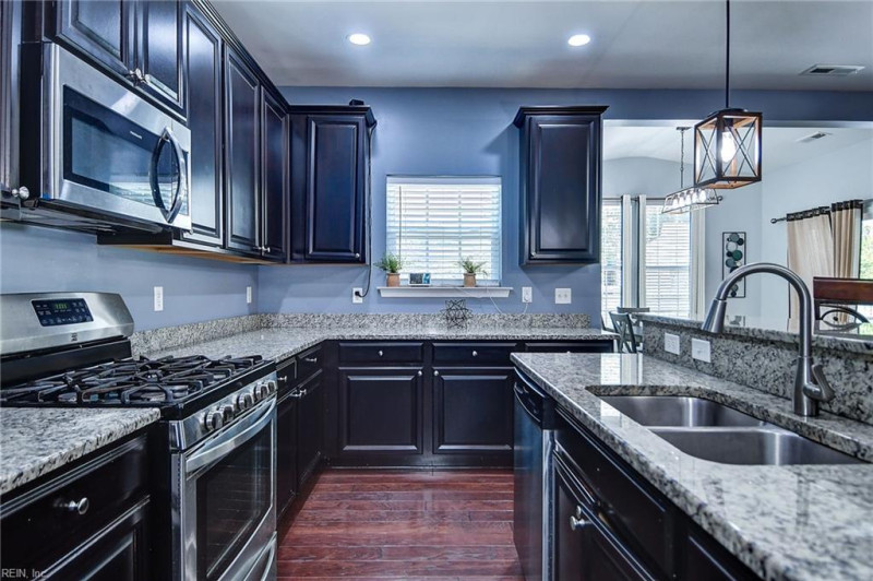 Photo 13 of 42 residential for sale in Hampton virginia