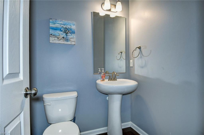Photo 14 of 42 residential for sale in Hampton virginia
