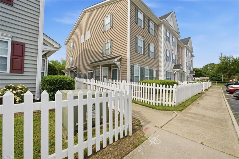 Photo 2 of 43 residential for sale in Suffolk virginia Photo 2 of 43 residential for sale in Suffolk virginia