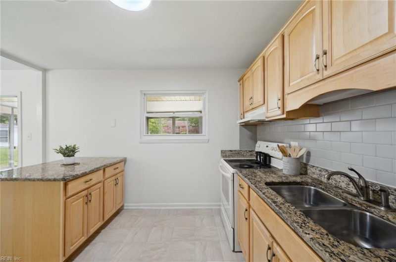 Photo 10 of 33 residential for sale in Newport News virginia