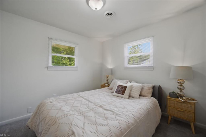 Photo 13 of 33 residential for sale in Newport News virginia