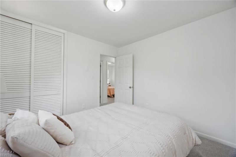 Photo 14 of 33 residential for sale in Newport News virginia