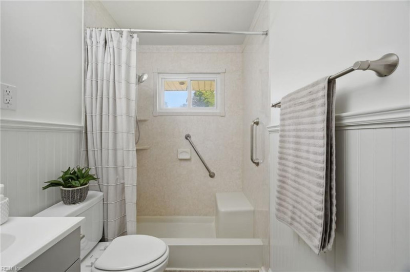 Photo 17 of 33 residential for sale in Newport News virginia