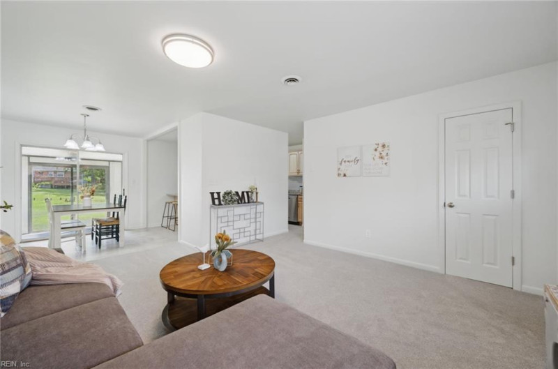 Photo 5 of 33 residential for sale in Newport News virginia
