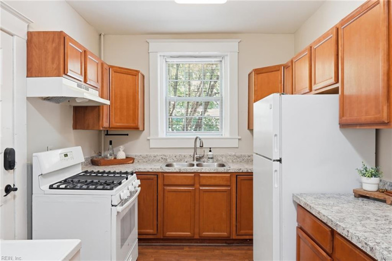Photo 12 of 23 residential for sale in Norfolk virginia