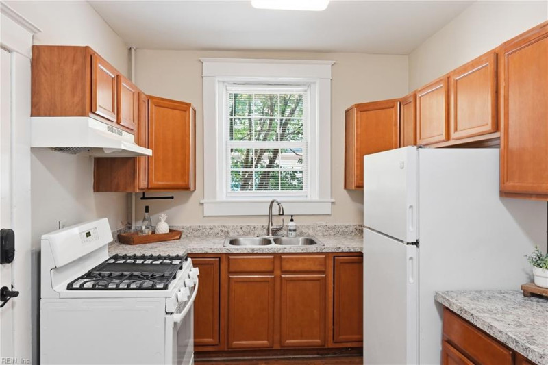 Photo 13 of 23 residential for sale in Norfolk virginia