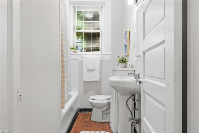 Photo 17 of 23 residential for sale in Norfolk virginia