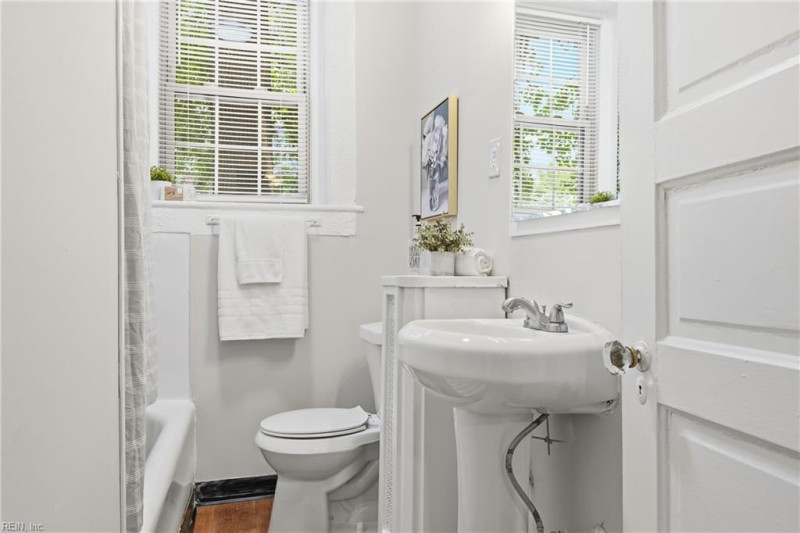 Photo 18 of 23 residential for sale in Norfolk virginia