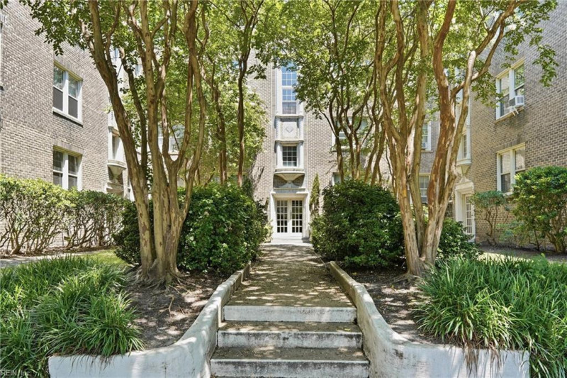 Photo 3 of 23 residential for sale in Norfolk virginia