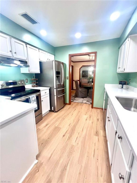 Photo 17 of 50 residential for sale in Virginia Beach virginia