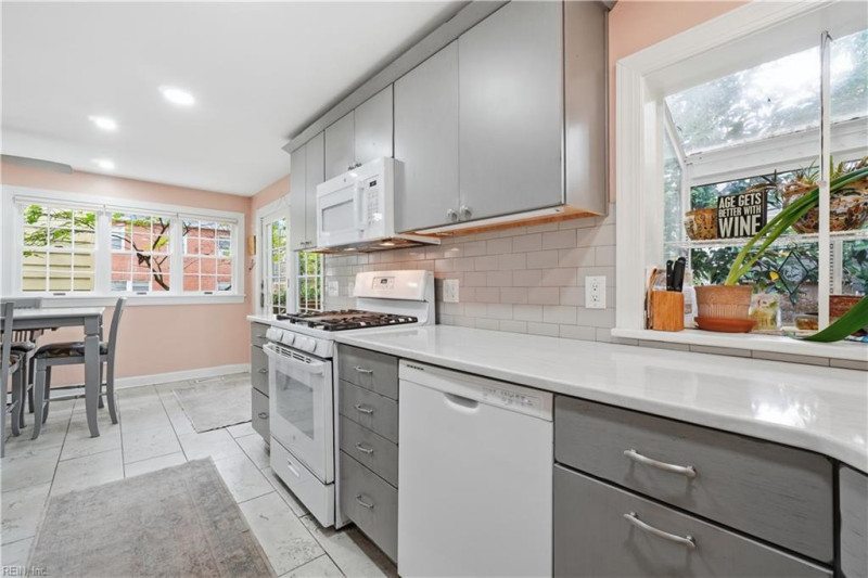 Photo 13 of 41 residential for sale in Norfolk virginia