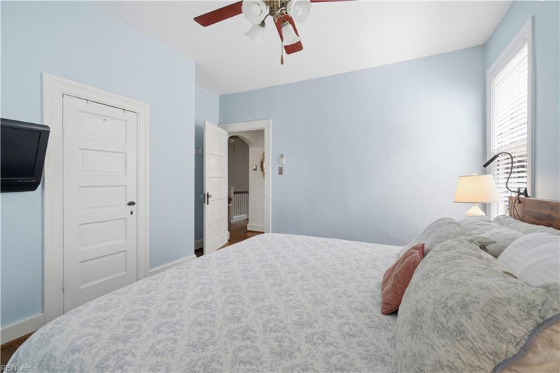 Photo 20 of 41 residential for sale in Norfolk virginia