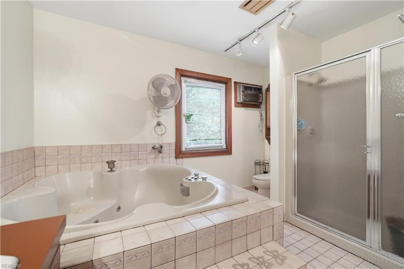 Photo 34 of 41 residential for sale in Norfolk virginia