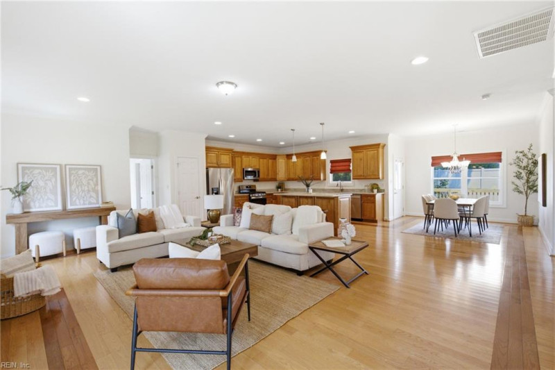 Photo 5 of 31 residential for sale in Virginia Beach virginia