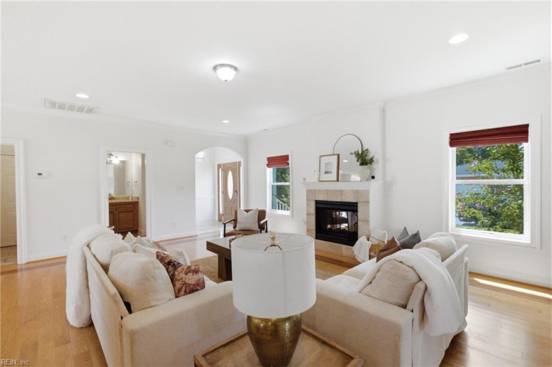 Photo 8 of 31 residential for sale in Virginia Beach virginia