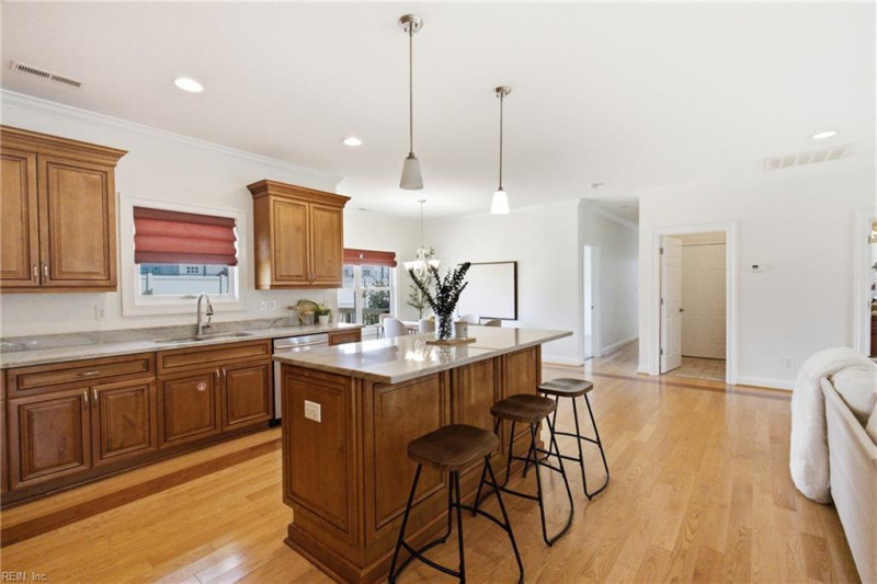 Photo 9 of 31 residential for sale in Virginia Beach virginia