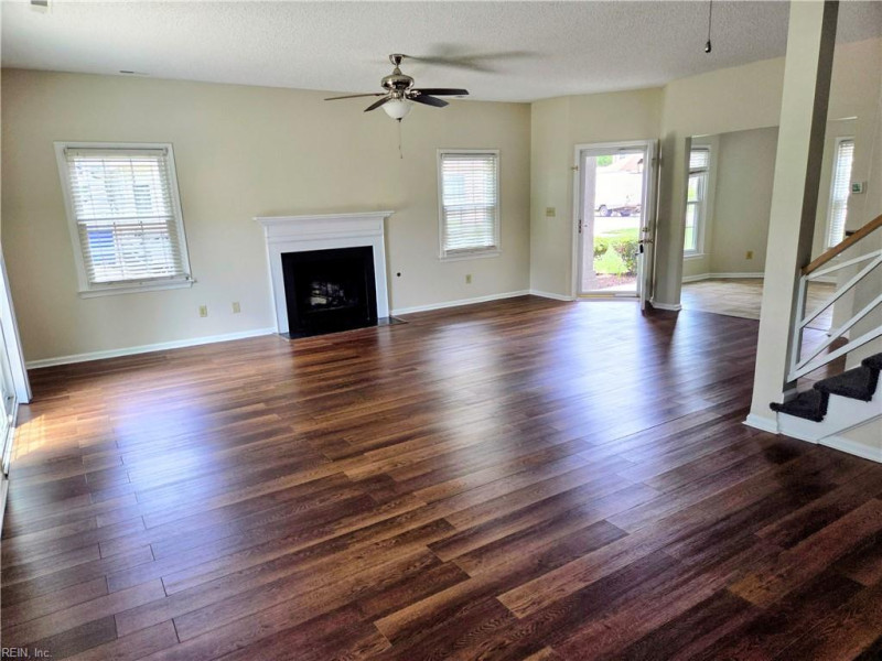 Photo 4 of 18 residential for sale in Newport News virginia