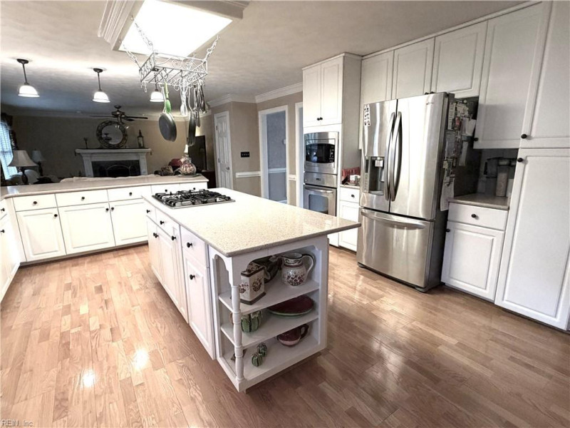 Photo 12 of 50 residential for sale in Chesapeake virginia
