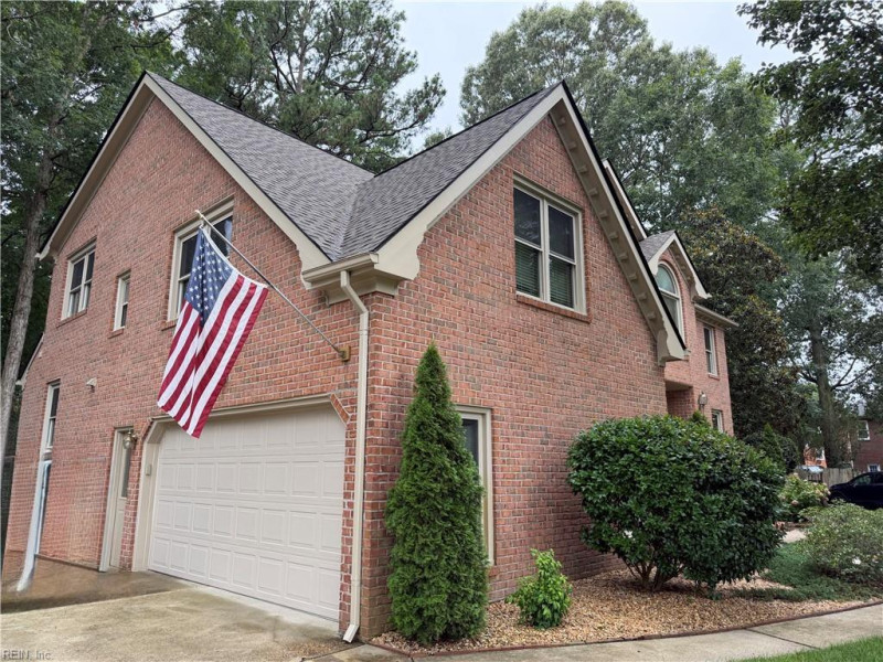 Photo 3 of 50 residential for sale in Chesapeake virginia