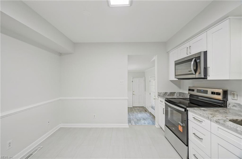 Photo 11 of 44 residential for sale in Norfolk virginia