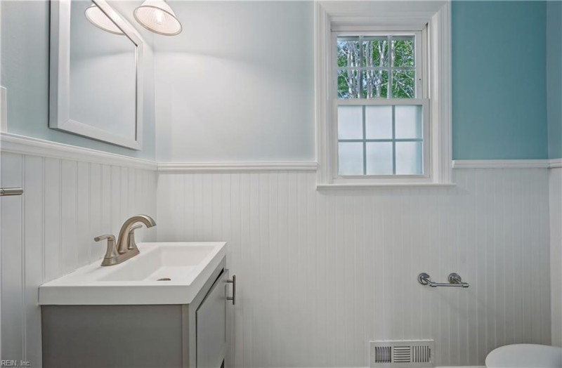 Photo 16 of 44 residential for sale in Norfolk virginia