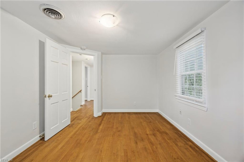 Photo 25 of 44 residential for sale in Norfolk virginia