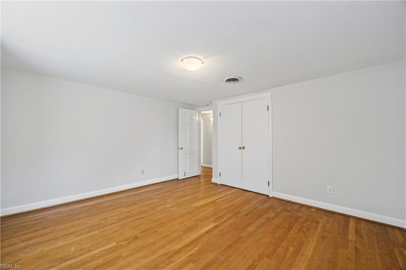 Photo 27 of 44 residential for sale in Norfolk virginia