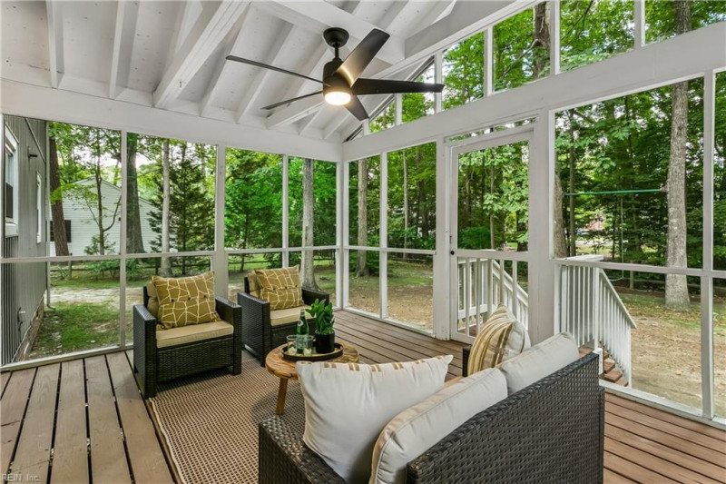 Photo 14 of 38 residential for sale in York County virginia
