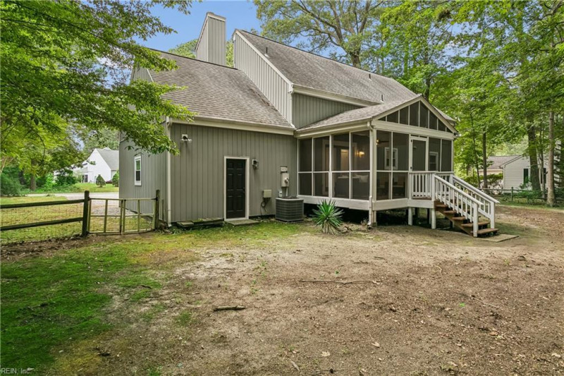 Photo 34 of 38 residential for sale in York County virginia