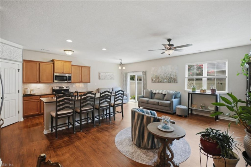 Photo 11 of 50 residential for sale in Chesapeake virginia