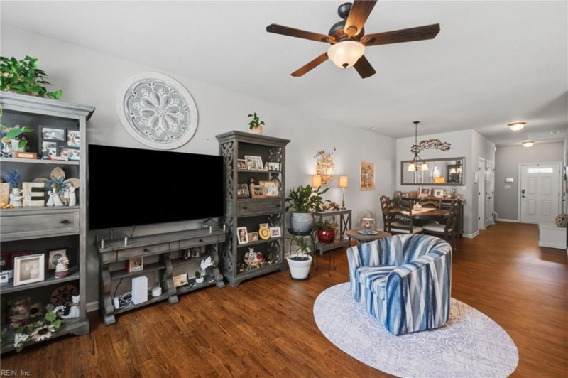 Photo 12 of 50 residential for sale in Chesapeake virginia