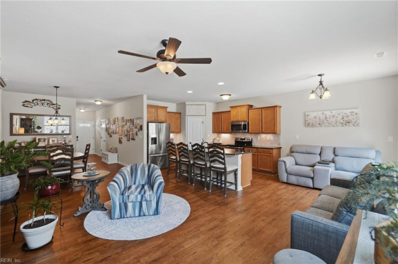 Photo 13 of 50 residential for sale in Chesapeake virginia