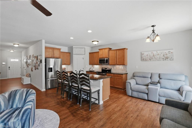 Photo 16 of 50 residential for sale in Chesapeake virginia