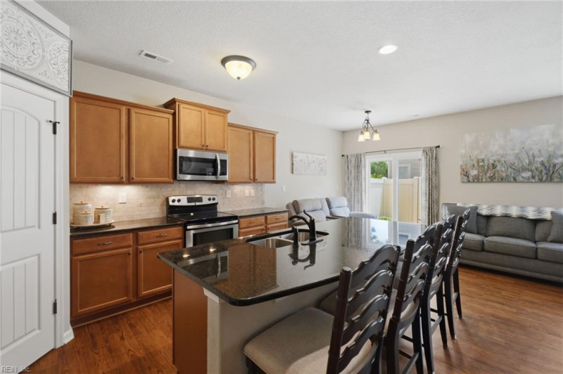 Photo 17 of 50 residential for sale in Chesapeake virginia