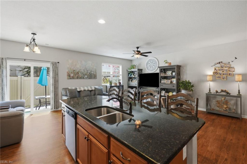 Photo 18 of 50 residential for sale in Chesapeake virginia