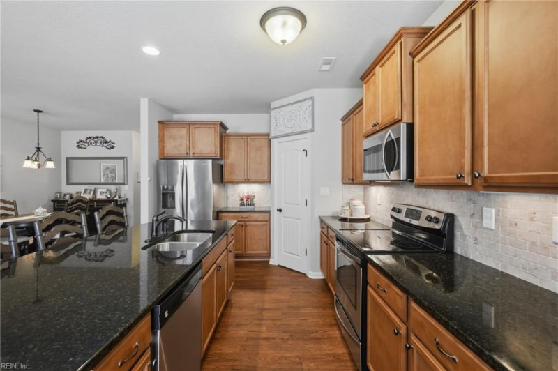 Photo 20 of 50 residential for sale in Chesapeake virginia