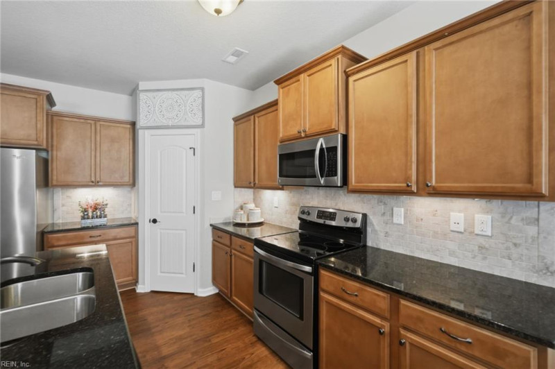 Photo 22 of 50 residential for sale in Chesapeake virginia