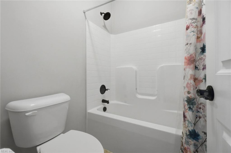 Photo 38 of 50 residential for sale in Chesapeake virginia