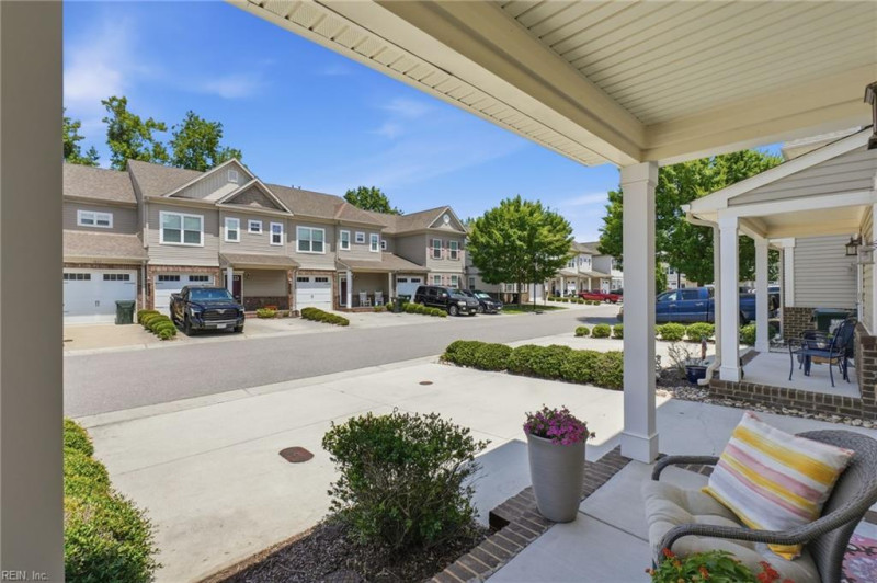 Photo 4 of 50 residential for sale in Chesapeake virginia