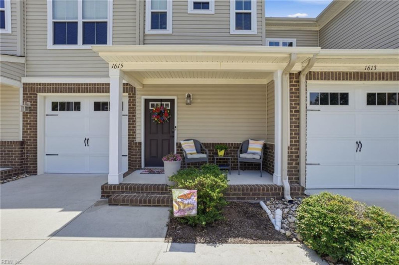 Photo 5 of 50 residential for sale in Chesapeake virginia