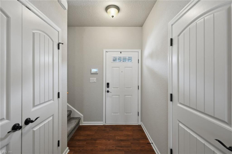 Photo 7 of 50 residential for sale in Chesapeake virginia