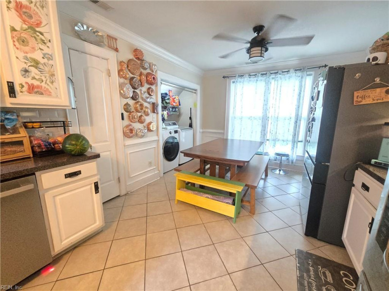 Photo 12 of 35 residential for sale in Portsmouth virginia