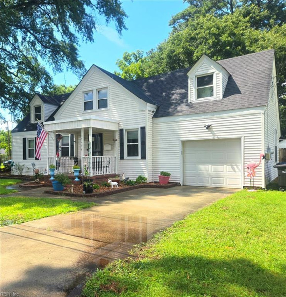 Photo 2 of 35 residential for sale in Portsmouth virginia