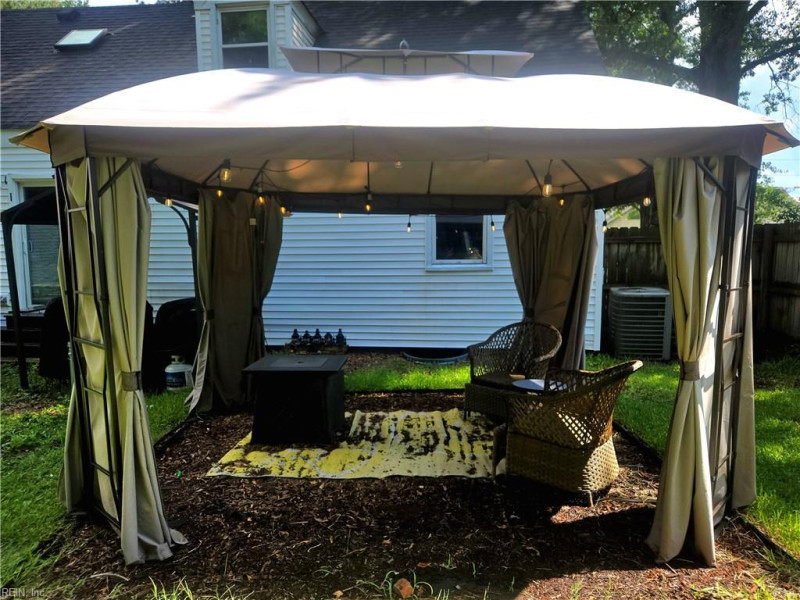 Photo 33 of 35 residential for sale in Portsmouth virginia