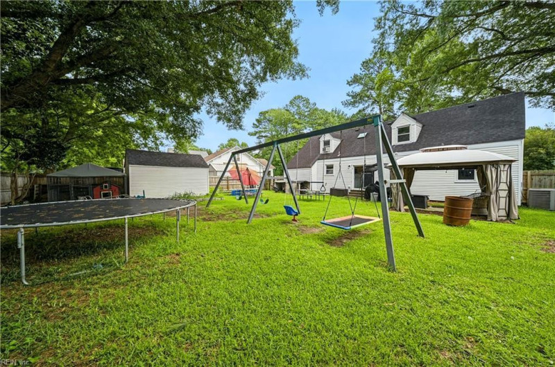 Photo 40 of 47 residential for sale in Portsmouth virginia