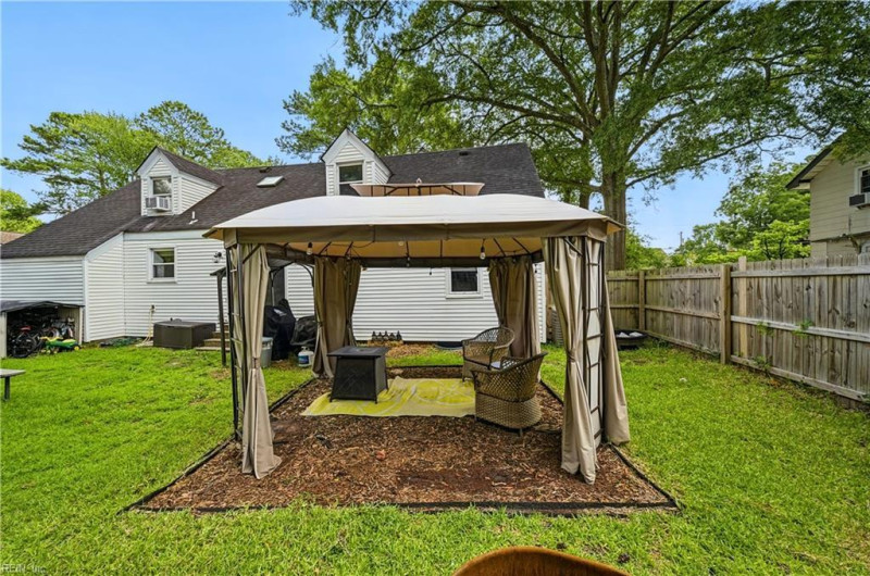 Photo 43 of 47 residential for sale in Portsmouth virginia
