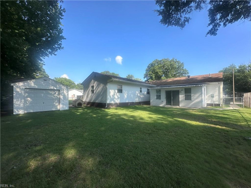 Photo 14 of 19 residential for sale in Hampton virginia
